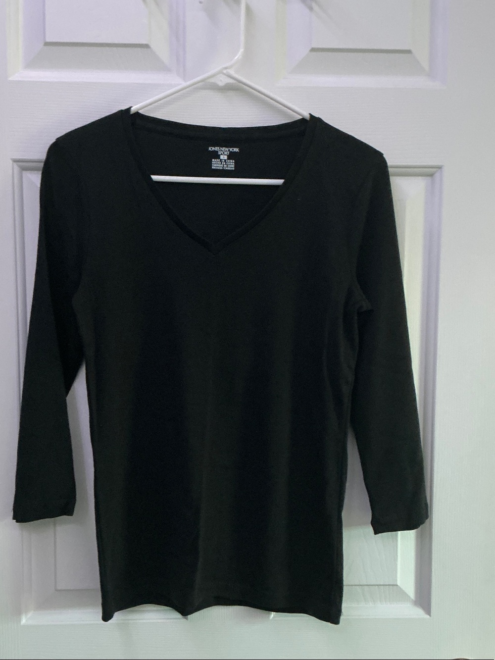 Jones New York Black V-Neck Long Sleeve Tee Top